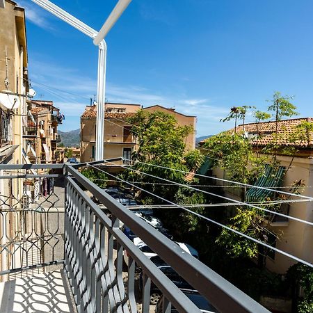 Porta San Paolo House Aparthotel Castelbuono  Eksteriør bilde