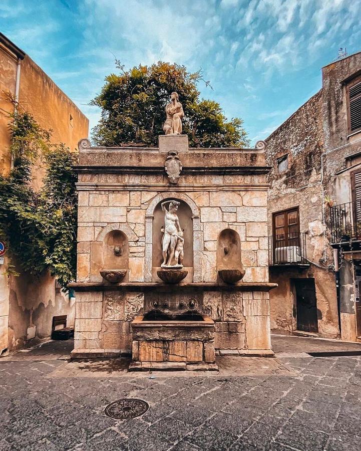 Porta San Paolo House Aparthotel Castelbuono  Eksteriør bilde