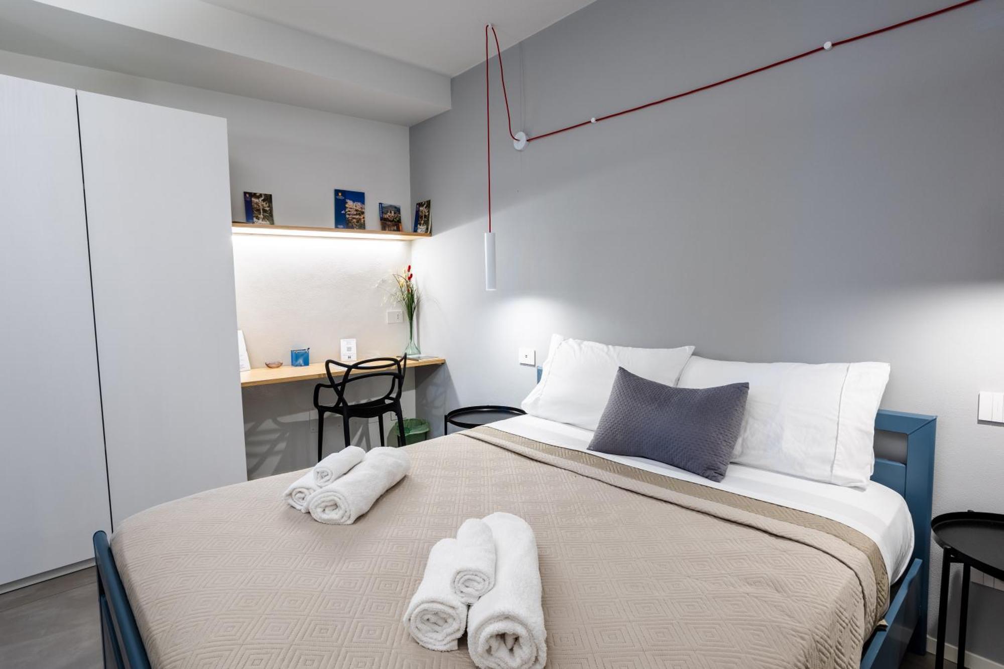 Porta San Paolo House Aparthotel Castelbuono  Eksteriør bilde