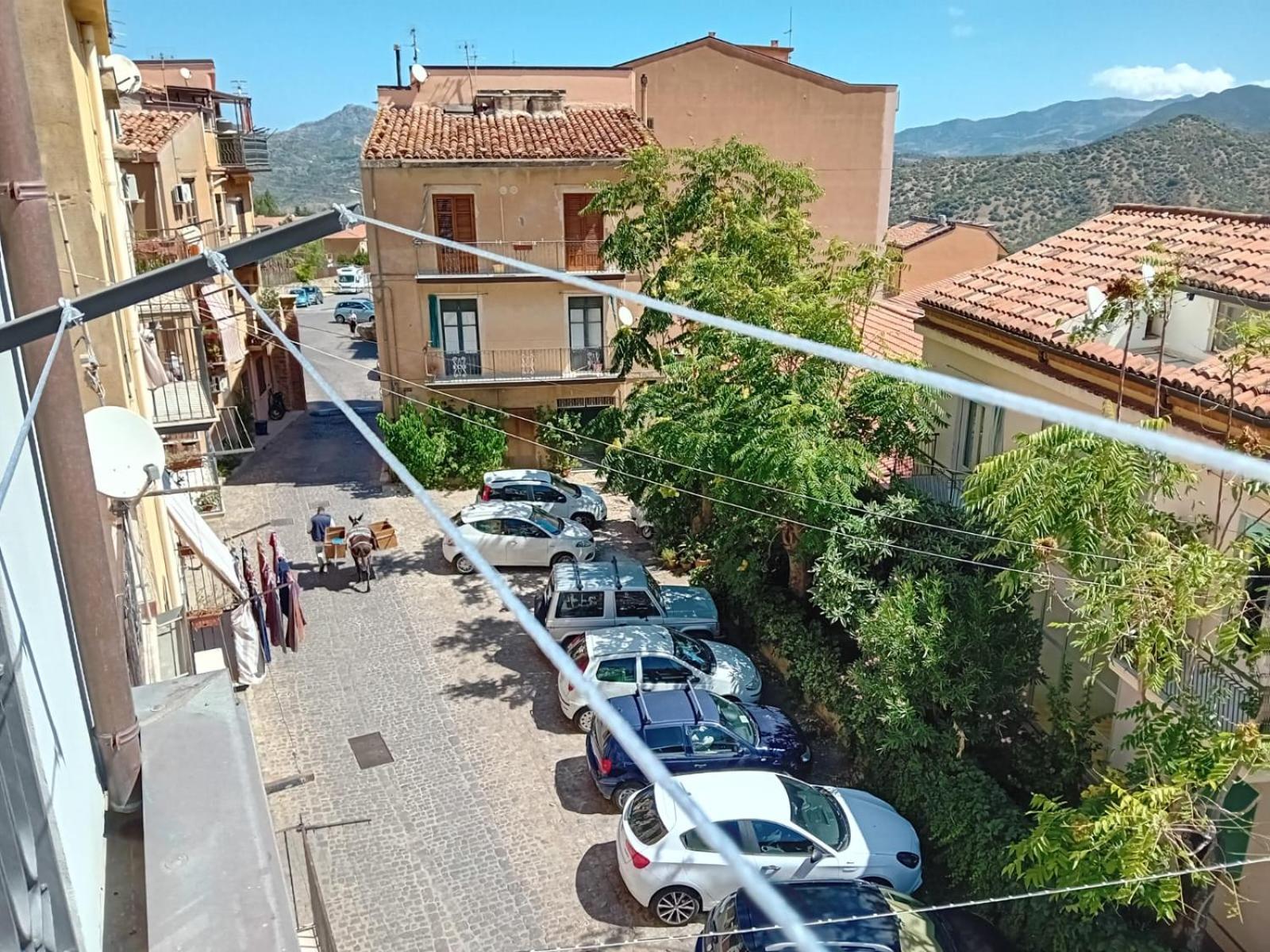 Porta San Paolo House Aparthotel Castelbuono  Eksteriør bilde